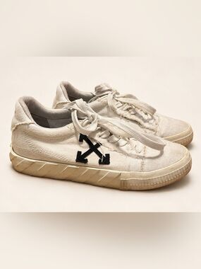 Off-White x Virgil Abloh Vulcanized White Sneaker Women's Sz. 9